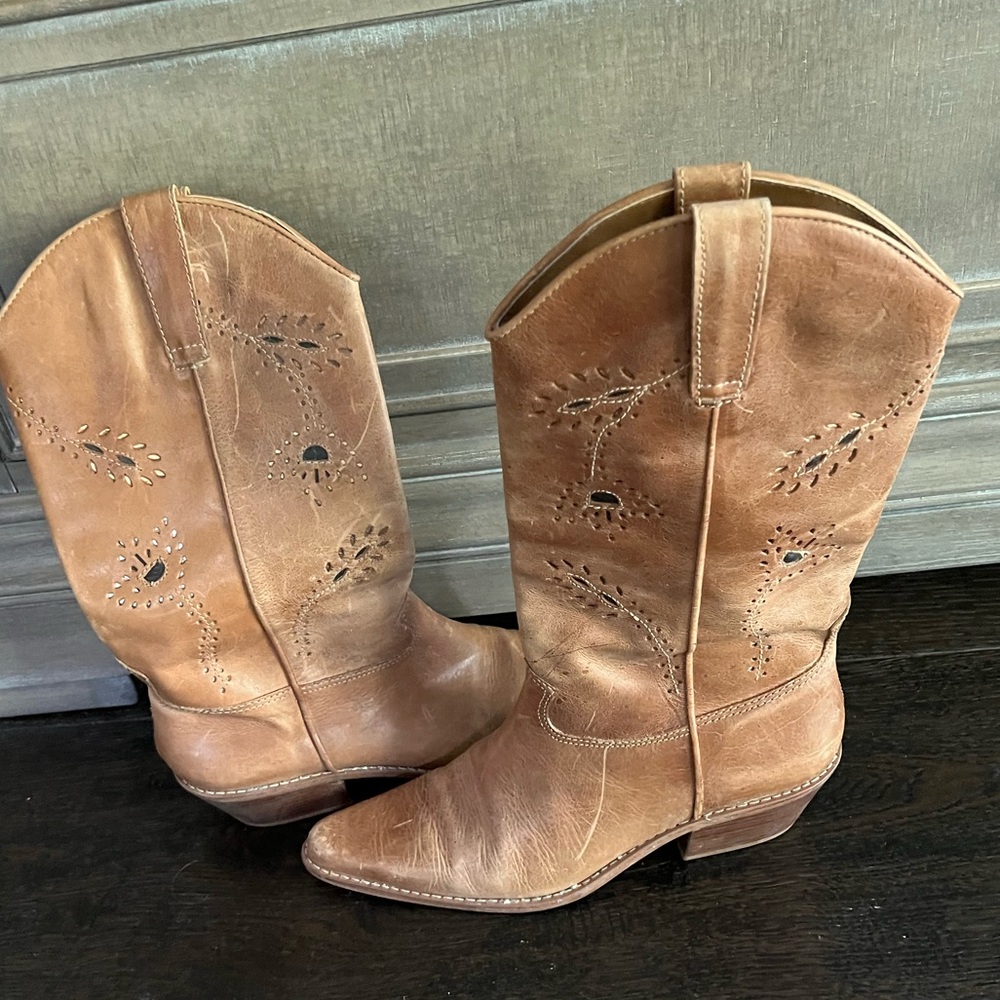 Bass Women Genuine Leather Tan Cowboy Western Distressed Boots